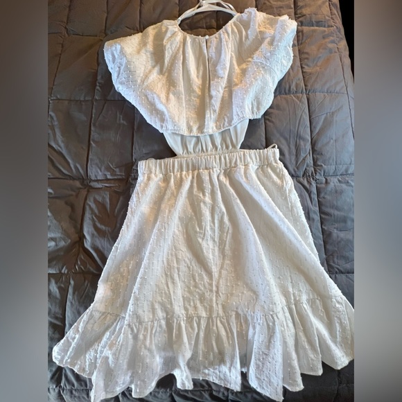 NWT City Triangles White backless dress. Women’s size L. Crew neck short sleeve. - Picture 7 of 8